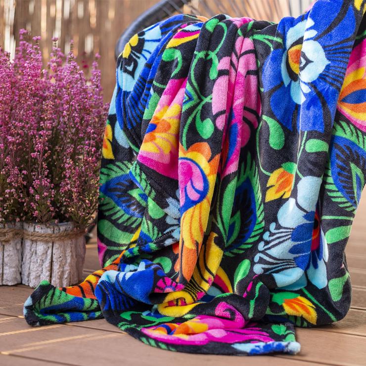 black blanket with polish folk lowicz flowers