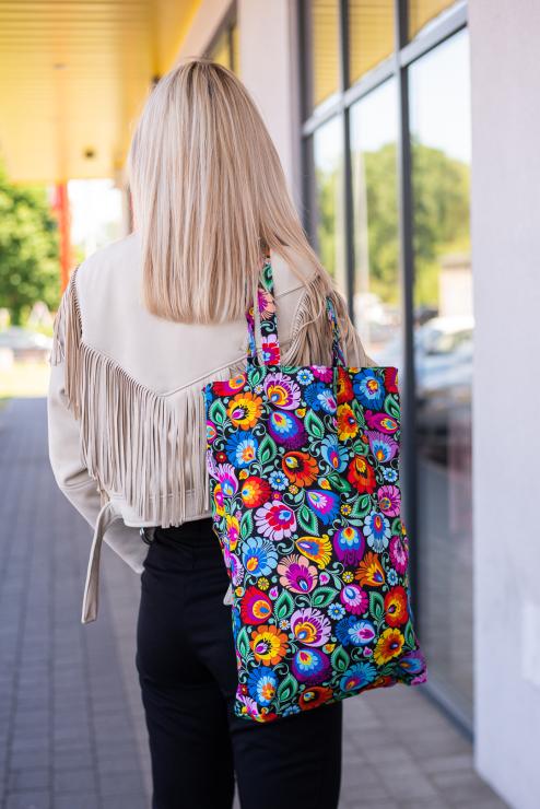 black lowicz flowers cotton bag on a model