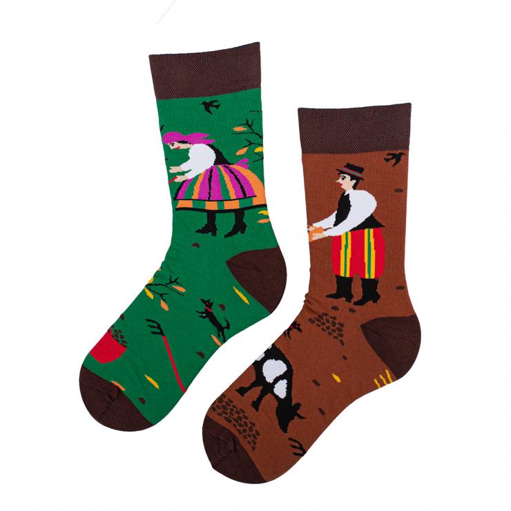 folk socks lowicz cut-out characters  digging out  4 seasons of the year
