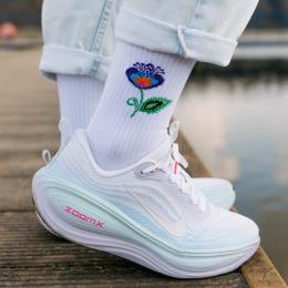 Skarpetki długie białe - Kwiatek łowicki fioletowy