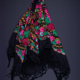 Folk scarf 120x120cm - black