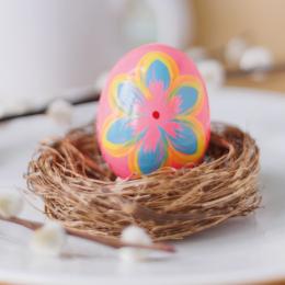 Painted wooden egg - pink